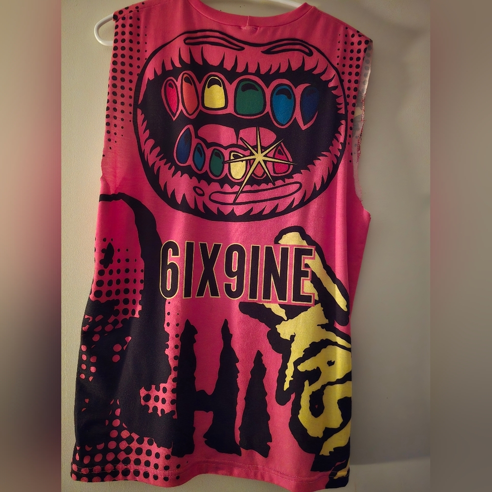 6IX9INE Graphic Sleeveless Top - Pink